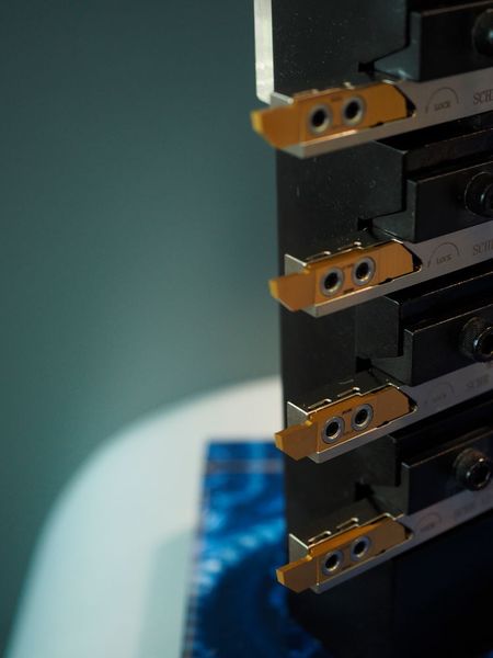 Drehen: Extralange Schneideinsätze und Werkzeuge für allgemeine Anwendungen und Langdrehautomaten. (Matthias Böhm/SMM)