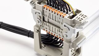 Das COB-System lässt sich horizontal oder vertikal auf die Tragschiene aufschnappen. (Ilme)