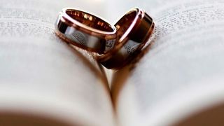 Die Studie „The Connected Customer“ hat ergeben, dass verheiratete Mid-Ager die loyalsten Kunden sind. (gemeinfrei)