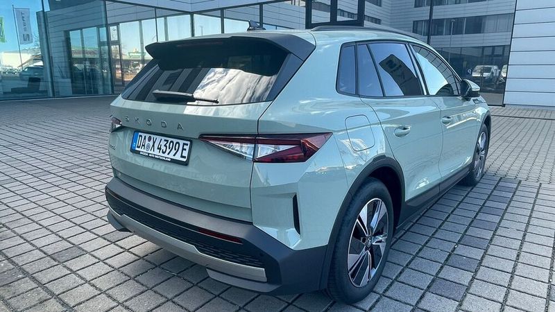 Das Kofferraumvolumen schrumpft im Vergleich zum großen Bruder auf 470 Liter, … (Bild: Grimm – VCG)