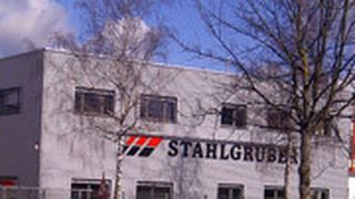 Das neue Stahlgruber-Verkaufshaus im schwäbischen Memmingen ging am 15. April offiziell in Betrieb. (Foto: Stahlgruber)