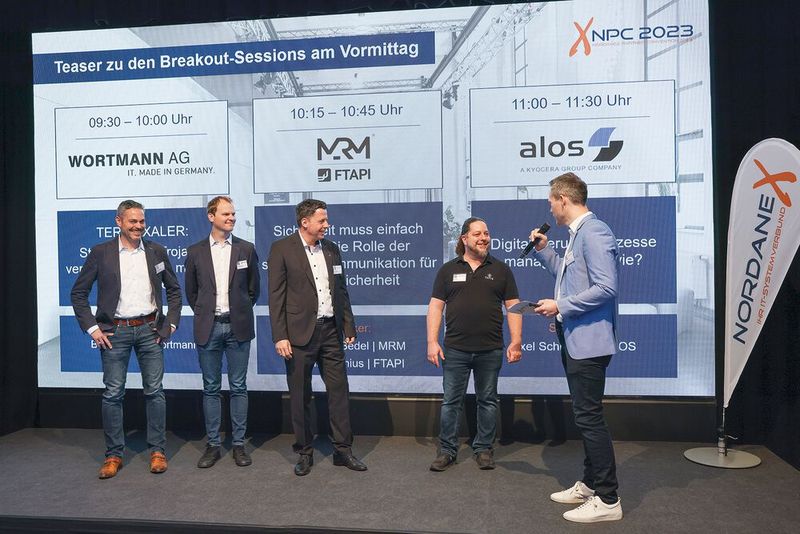 Die verschiedenen Breakout-Sessions der Aussteller zu interessanten Themen aus der IT-Branche werden für den Vormittag anmoderiert. (Bild: Nordanex)