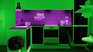 Der Wunsch nach Modularität und Individualisierung gilt auch die heimische Küche. Die Einzelteilfertigung der Küchenbauer bedarf dabei einer speziellen Motion-Control-Lösung. (gemeinfrei)