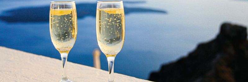 Wir kennen ihre Spuren aus Sprudelwasser und Champanger – doch die Kristallsturktur von Kohlensäure war bisher nie experimentell nachgewiesen. Wir kennen ihre Spuren aus Sprudelwasser und Champanger – doch die Kristallsturktur von Kohlensäure war bisher nie experimentell nachgewiesen.