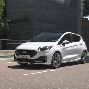 Der Ford Fiesta, auf Platz drei im Ranking der fünf beliebtesten Kleinwagen, ist der wertstabilste. Er verlor im Vergleich zu den anderen platzierten Modellen am wenigsten an Wert.(Bild:  Ford)