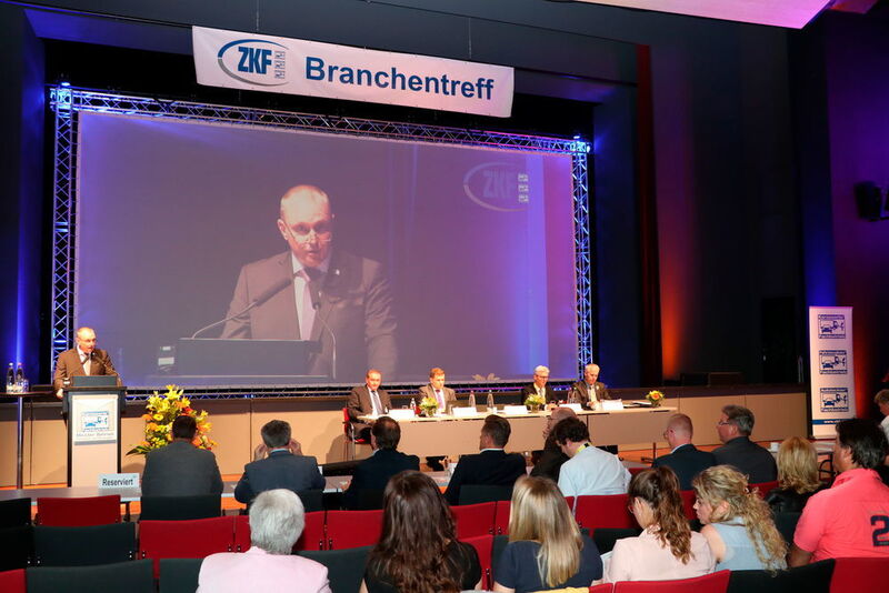Mitgliederversammlung 2019: ZKF-Präsident Peter Börner erklärt, dass er auch nach den Wahlen 2020 weitermachen möchte. (Klasing)