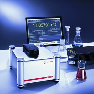 Abb. 2: Der Abbemat dient zur Bestimmung des Brechungsindex von Proben. 