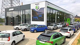 Die Liebe-Gruppe mit ihrem Betrieb in Leipzig: Der Skoda-Exklusivhändler ist nun sowohl in Metropolen wie in Kleinstädten tätig. (Bild: Liebe-Gruppe)