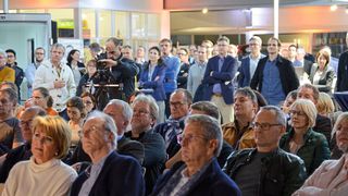 Das Thema traf unter den Kunden des Autohauses auf große Resonanz. (Bild: Rehberg / »kfz-betrieb«)