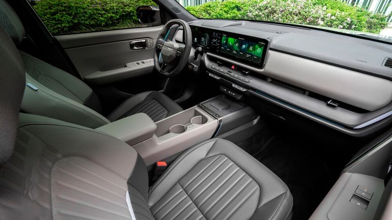 Bei der Ergonomie gehört Kia mittlerweile zu den Besten der Branche. (Bild: Kia)