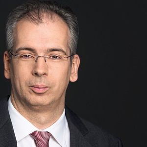 Mit ihm im Vorstand arbeitet Axel Buhr als Chief Financial Officer (CFO). Er war zuletzt für Tesla als als Senior Manager Finance & Operations EMEA Financial Services tätig.(Bild:  Auto1.com)