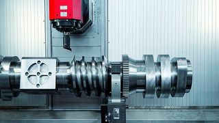 Hochleistungs-Dreh-Fräszentrum Hyperturn 100 Powermill von Emco in modularer Bauweise. (Emco)