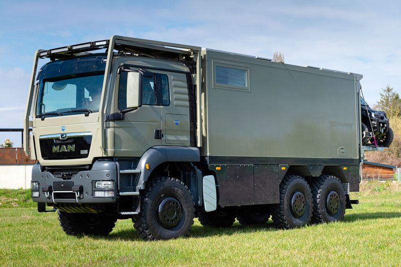 Basis ist ein MAN-Lkw TGS 26.540 mit 6x6-Antrieb und L-Fahrerhaus. (BildUnicat)