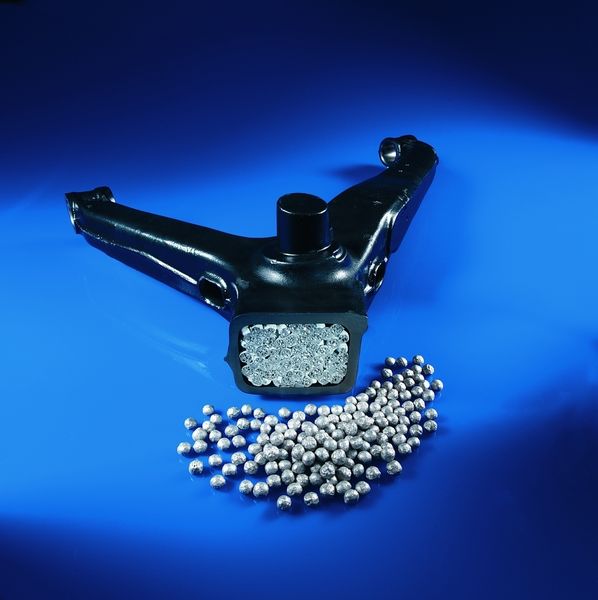 Bild 3: Fahrwerksteil verstärkt mit APM-Aluminiumschaum (Archiv: Vogel Business Media)