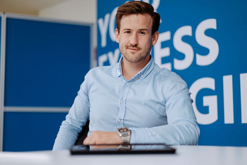 „Wir verstehen, wie wichtig der Markenauftritt einerseits und schlanke Prozesse andererseits sind,“ erklärt Julian Erhard, Managing Director von Packex, mit Blick auf die Angebotserweiterung seines Unternehmens in Sachen Etiketten und Versandkartons. (Bild: S. Weindel)