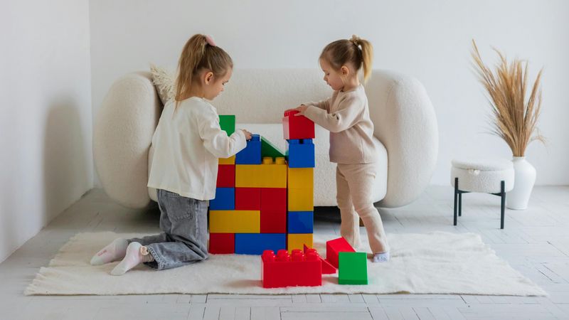 Kinder brauchen Farben in den Innenräumen - eine Studie untersuchte das.(Bild:  vidaXL)