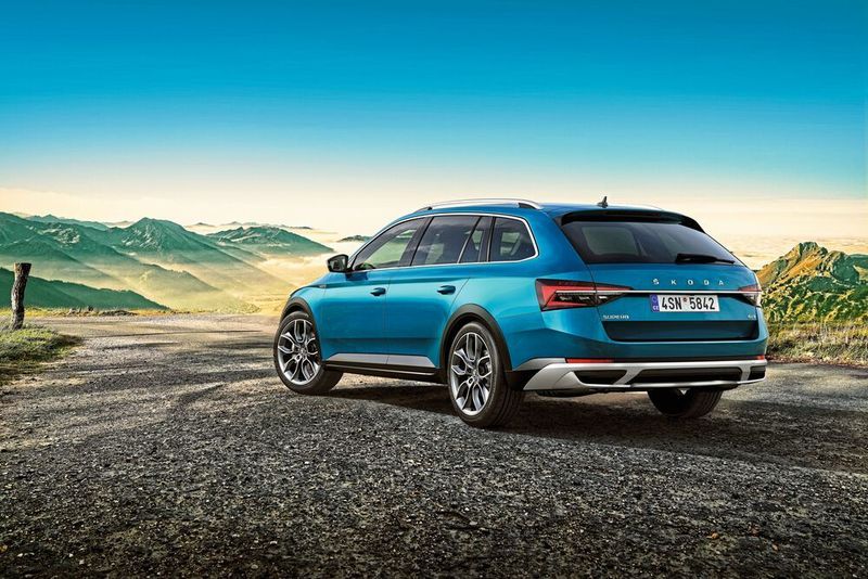 Die Tschechen haben unter anderem den gelifteten Superb im IAA-Gepäck dabei, den es künftig auch wieder in einer Scout-Version... (Skoda)
