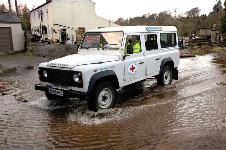Das kantige Arbeitstier hat noch viele Freunde, muss aber wegen Umweltauflagen vom Markt. (Foto: Land Rover)