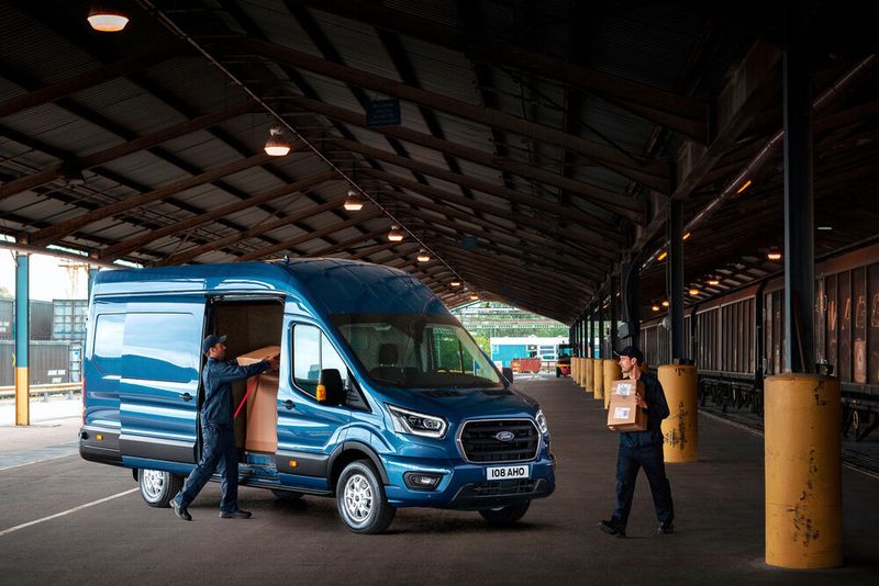 Die Facelift-Version ist ab 28.450 Euro netto erhältlich. (Ford)