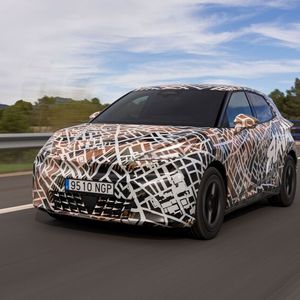 Der neue Cupra Raval startet im ersten Halbjahr 2026, Verkaufsstart dürfte im zweiten Quartal sein.(Bild:  Seat via aum)