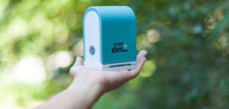 Das Medizin-Startup Liimtec aus Österreich hat mit dem PocketDefi einen kompakten Defibrillator im Taschenformat entwickelt. 