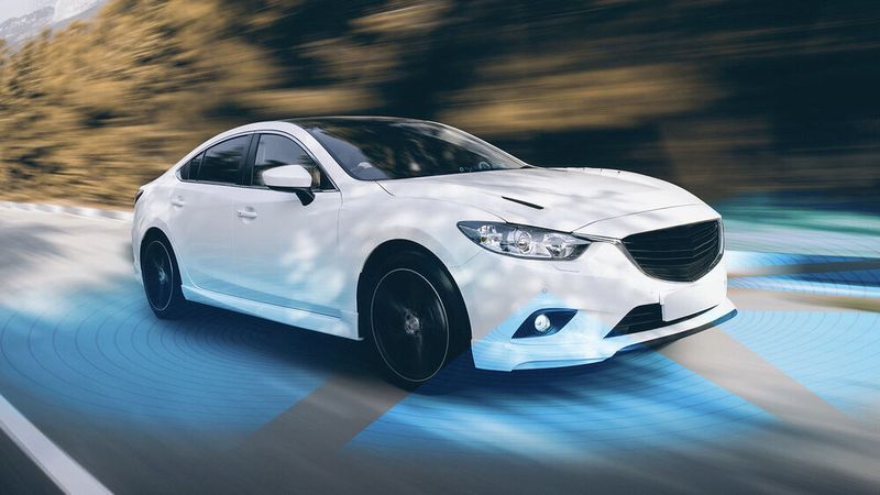 Thanks in part to advances in the field of automotive Ethernet, car manufacturers can equip their vehicles with a wider range of functions.(Image: Texas Instruments)