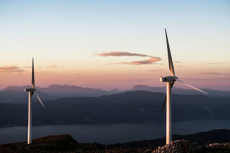 In dem Whitepaper werden mögliche Anwendungen aus dem Energiesektor in Beziehung zu KI gestellt und mögliche Einsatzfelder diskutiert. (gemeinfrei)