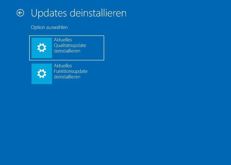 Auswählen der Deinstallation des aktuellen Qualitäts-, oder Funktionsupdates – zur Deinstallation von Windows 11 muss die Schaltfläche „Aktuelles Funktionsupdate deinstallieren“ ausgewählt werden. (Microsoft / Joos)