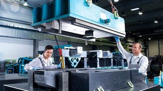 Bei einer Abformlänge von 4 m erreicht Rampf eine Ebenheit und eine Geradheit von 0,02 mm. (Rampf Machine Systems)