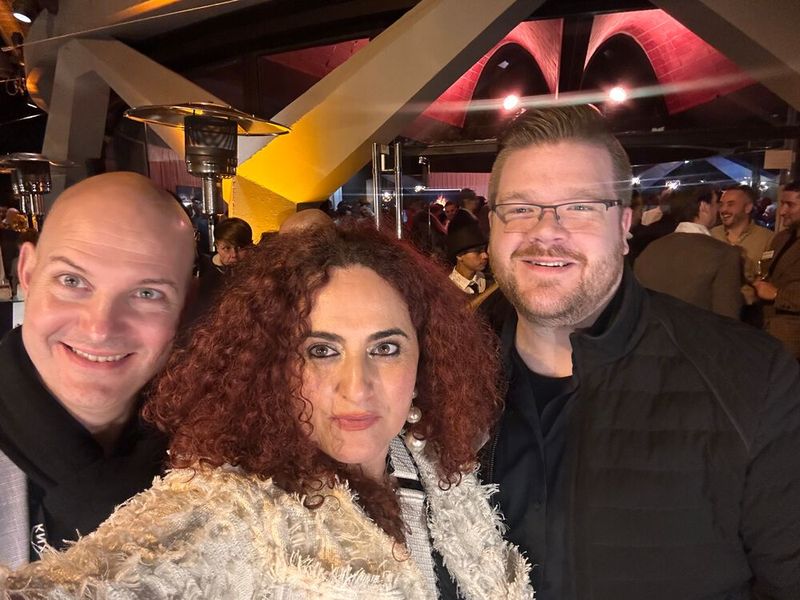 Für Manuel Schiavo (l.) und Sebastian Arens (Viscon) kam nur ein Selfie in Frage. (Bild: Vogel IT-Medien )