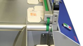 Die Beschriftungsanlage UDA-Formaxx mit integriertem CO2-Laser. Bild: KBA-Metronic (Archiv: Vogel Business Media)