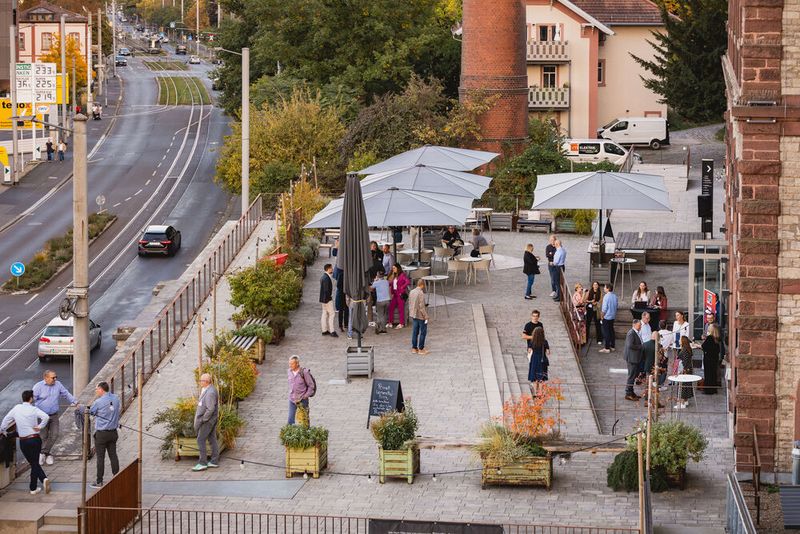 Impressionen vom 24. Würzburger EMS-Tag: Im Mittelpunkt standen aktuelle Branchenthemen, praxisnahe Impulse und insbesondere der persönliche Austausch innerhalb der EMS-Community. (Bild: Stefan Bausewein)