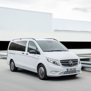 Der elektrische Vito Tourer hat eine Reichweite von bis zu 421 Kilometern.(Bild:  Daimler)