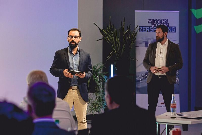 Alejandro Delgadillo von der Module Works GmbH über die selbstlernende Werkzeugmaschine von morgen. (Bild: Stefan Bausewein)