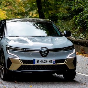 (Renault)