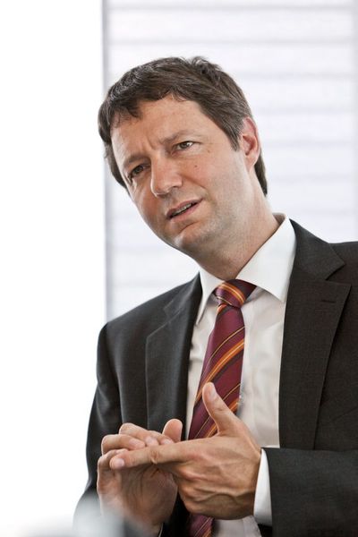 Hansjörg Lerchenmüller, Senior Vice President bei Soitec, will die Kraft aus der Sonne noch effizienter nutzen.  (Bild: Deutscher Zukunftspreis, Ansgar Pudenz)