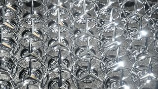 Der Mercedes-Stern: Witte Niederberg stellt eines der weltweit wertvollsten Markenzeichen im Zinkdruckguss-Verfahren her. (Bild: OSG)