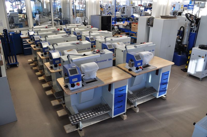 Montagewerkstatt manuelles Polieren. (Bild: Crevoisier)