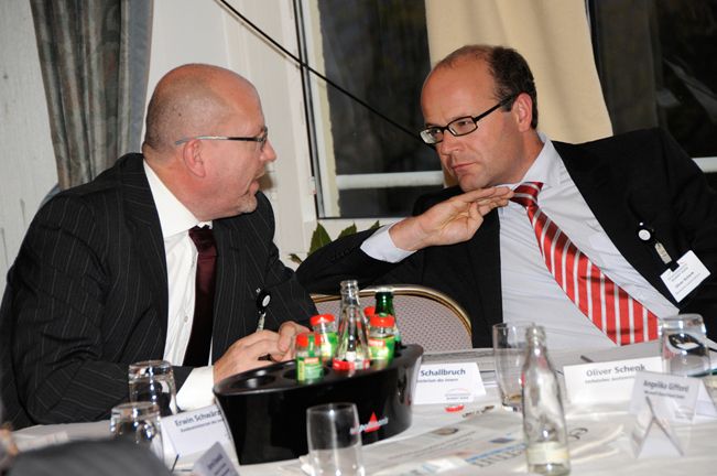 ... über den elektronischen Personalausweis, ELENA und den gläsernen Bürger.  (Archiv: Vogel Business Media)