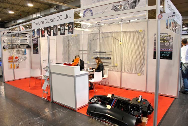 Die Chinesen kommen: In Sachen optische Präsentation haben die Asiaten noch einiges aufzuholen. Interessant ist aber dennoch, dass sie wie hier im Fall BMW offenbar auch immer mehr Oldtimerersatzteile (re-) produzieren. (Dominsky)