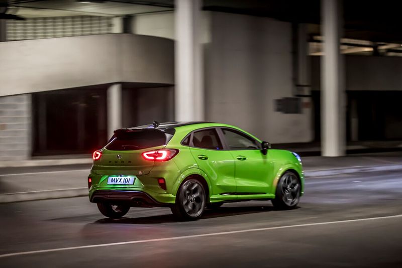 Der Turbomotor liefert zwischen 2.500 und 3.500 Umdrehungen sein maximales Drehmoment von 320 Nm und stellt die maximale Leistung bei 6.000 Touren zur Verfügung. (Bild: Ford)