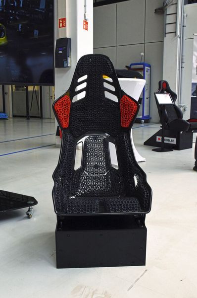 Das derzeit berühmteste Produkt ist der Porsche-Sitz. (Bild: Simone Käfer)