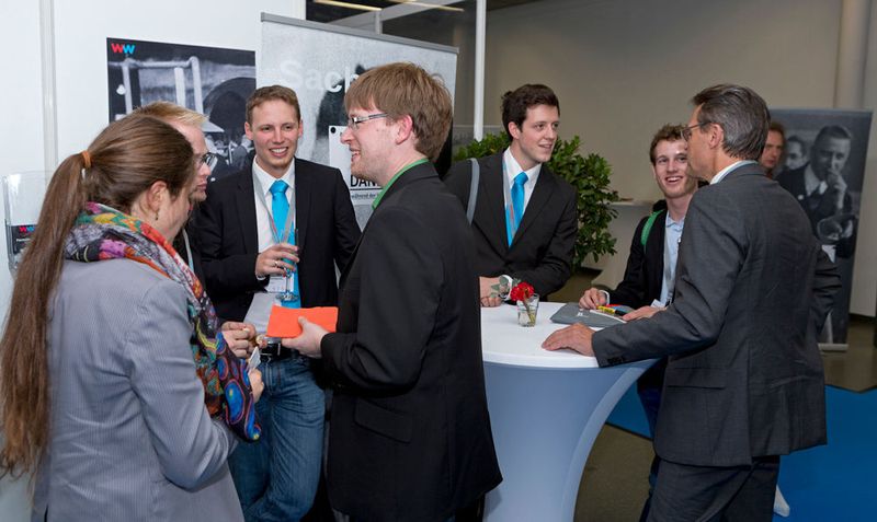 Eindrücke von der Werkstoffwoche Dresden 2015. (Bild: Werkstoffwoche Dresden)