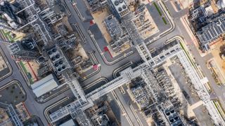 shell--schneider-electric-und-axens-nehmen-im-shell-energy-and-chemicals-park-rheinland-die-erste-elektrische-heizung-im-industriellen-ma--stab-in-betrieb--1- (Schneider Electric)