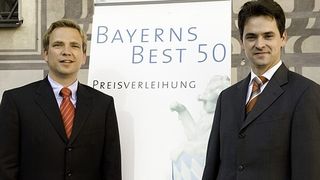Die Vorstände Benjamin Müller (l.) und Jan Aits (r.) konnten 2007 zum zweiten Mal in Folge die Auszeichnung „Bayerns Best 50“ entgegennehmen. Bild: :a:k:t: (Archiv: Vogel Business Media)