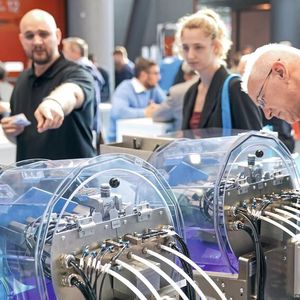 Impulsgeber für neue Projekte und Partnerschafte: Vom 06. bis 08. Oktober 2026 trifft sich die Produktionsbranche in Stuttgart auf der Motek und Bondexpo. (Bild:  P. E. Schall)