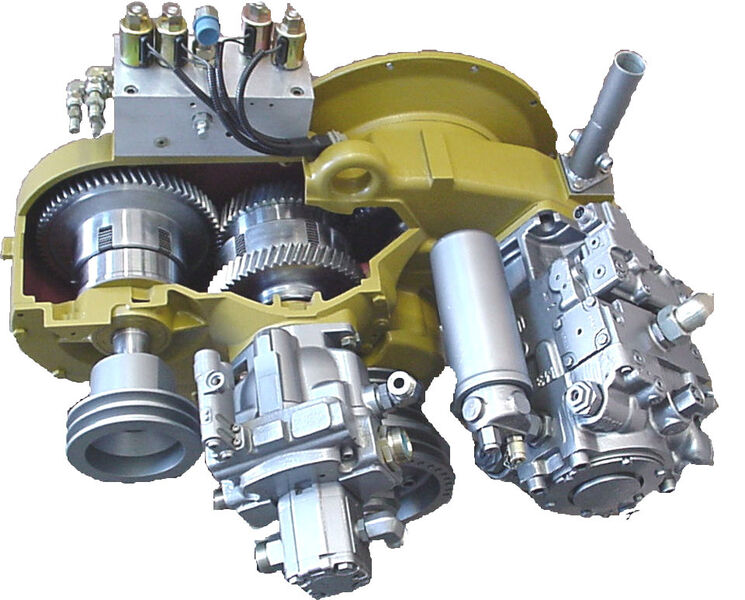 Bild 1: Mähdrescher-Motorabtrieb mit innenliegenden Kupplungen und aktiver Umlaufschmierung. (Bild: Kisssoft)