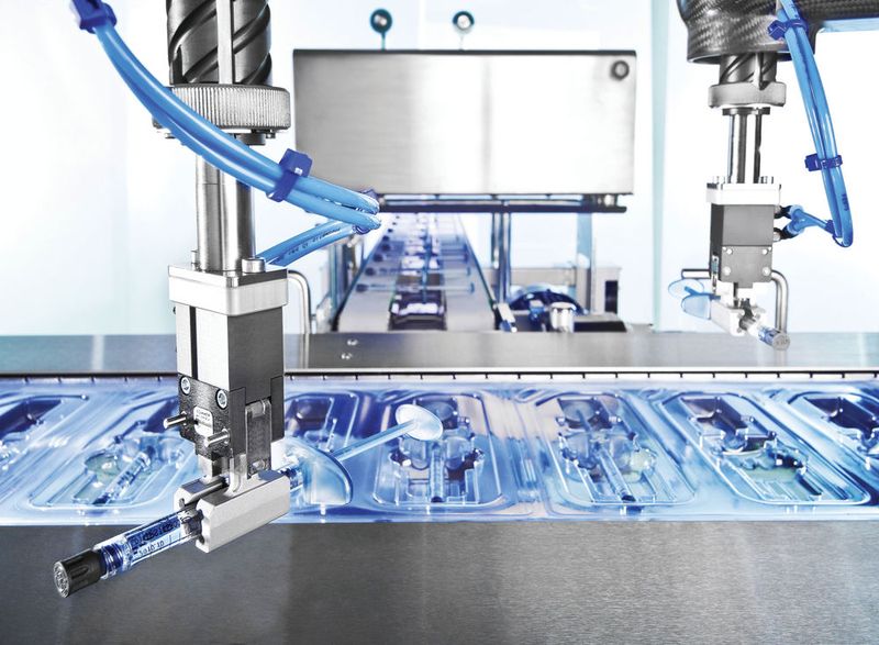 Das Kompetenzteam Schubert-Pharma verbindet das Know-how zur TLM-Technologie von Schubert und die  Expertise im Projektmanagement von Schubert Packaging Systems.  (Bild: Schubert)