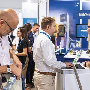 Die all about automation 2026 in Zürich zeigt, wie Unternehmen Automatisierung, Robotik und Digitalisierung konkret in ihren Maschinen und Anlagen umsetzen können.(Bild:  Easyfairs/Sara Barth)