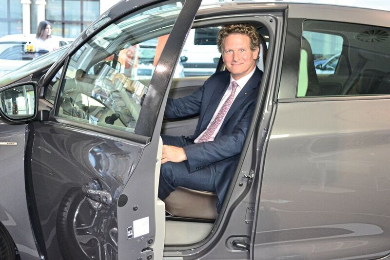 Zur Eröffnung in Berlin kam Gilles Normand, Senior Vice President Electric Vehicles bei Renault, persönlich vorbei. (Hiemann)